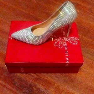Size 11 liliana silver pump